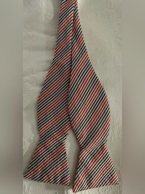 Mark Pendleton Striped Seersucker Self-Tie Bow Tie in Red, White & Blue
